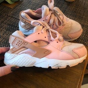Girls Nike Huraches size 13c